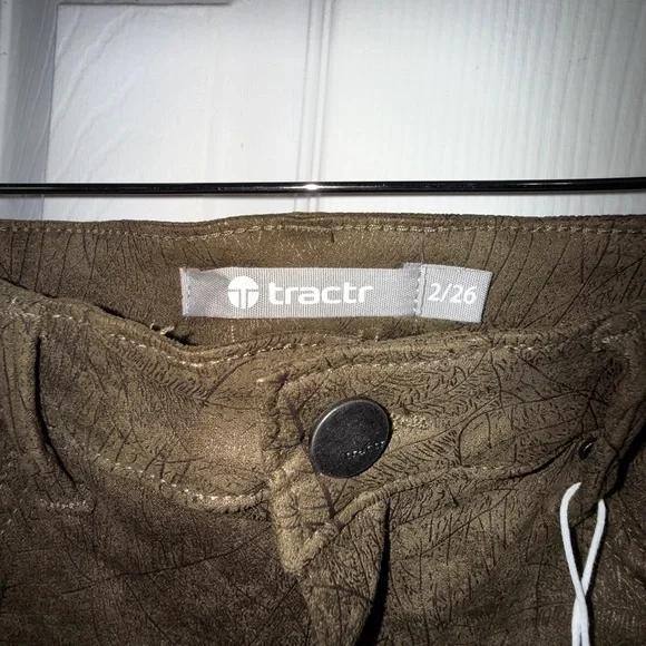 Tractr Olive green/ Brown Textured w faint embossing Pants size 2/26. - Picture 4 of 8